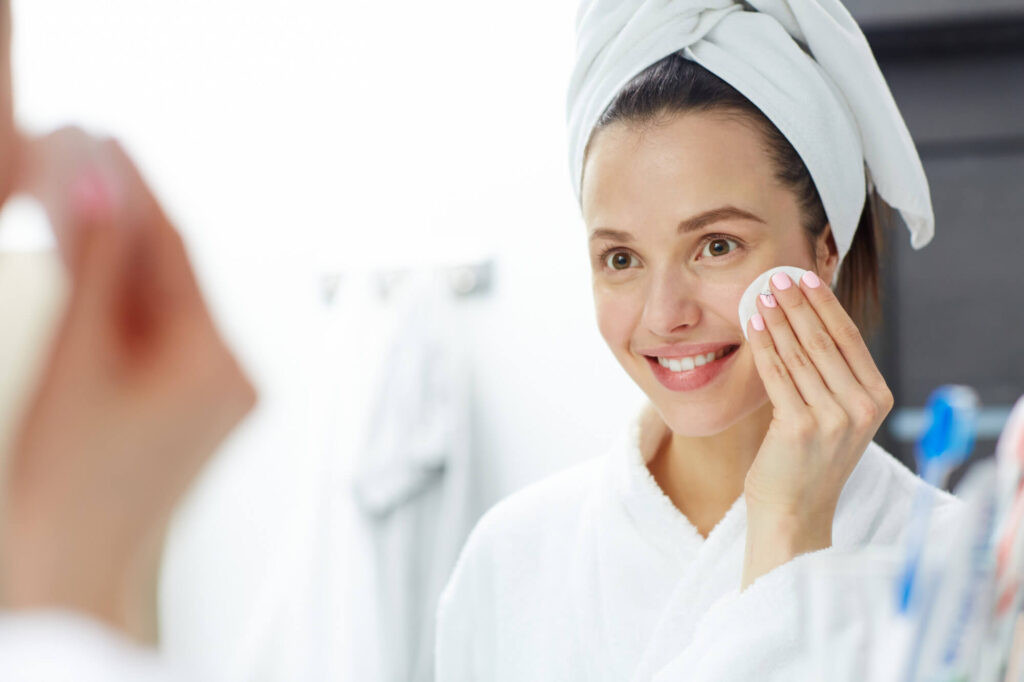 بهترین روش پاک کردن آرایش صورت