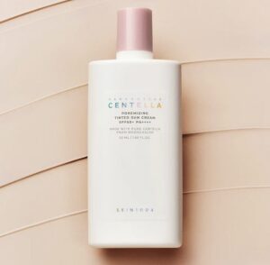 کرم ضد آفتاب رنگی قابض منافذ سنتلا ماداگاسکار اسکین ۱۰۰۴